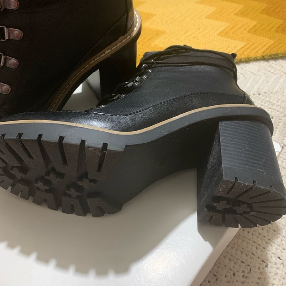 Some bad boots - Picture 2 of 4